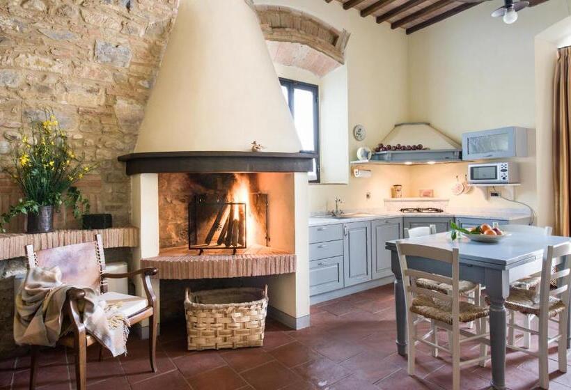 דירת חדר נוף לבריכה, Fattoria Pogni