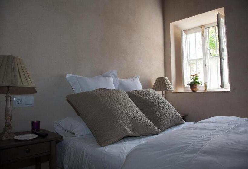 اتاق استاندارد سه نفره, La Carreña