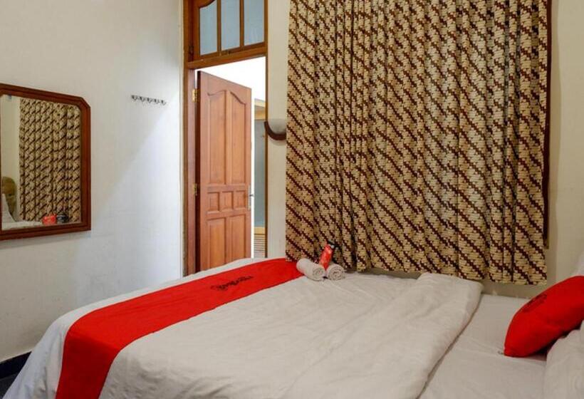 Номер Deluxe, Reddoorz Near Tugu Yogyakarta