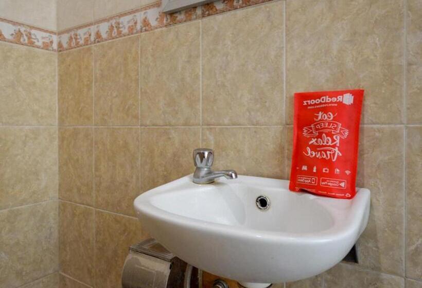 Номер Deluxe, Reddoorz Near Tugu Yogyakarta