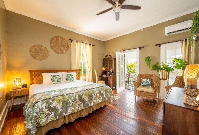 로얄 룸, The Mermaid & The Alligator