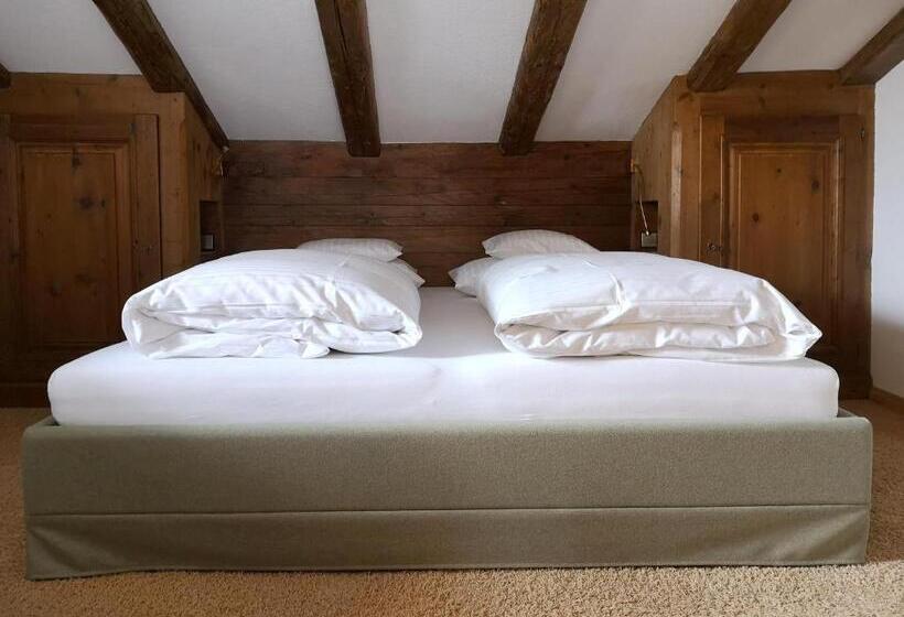 شقة غرفتين, Hubertusklause