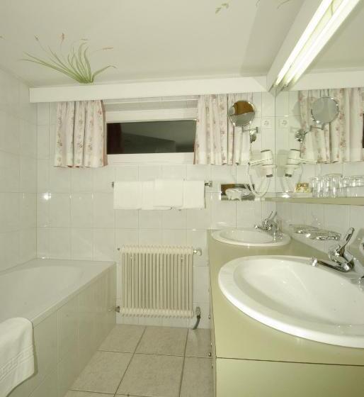 شقة غرفتين, Hubertusklause