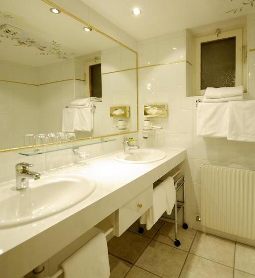 شقة عائلية, Hubertusklause