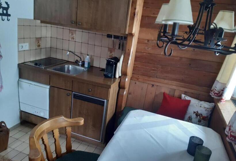 شقة غرفة واحدة, Hubertusklause