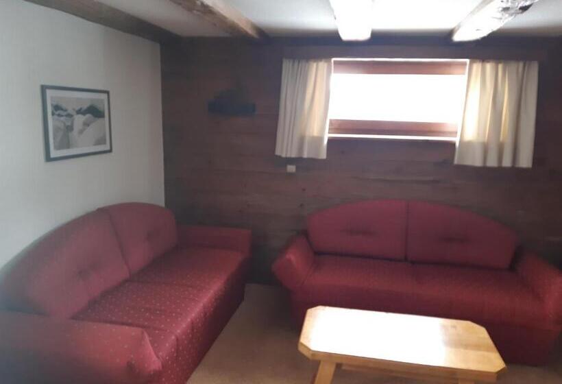 شقة غرفة واحدة, Hubertusklause