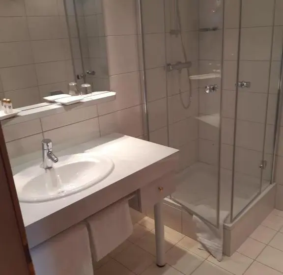 Standard Yhden Hengen Huone, Hubertusklause