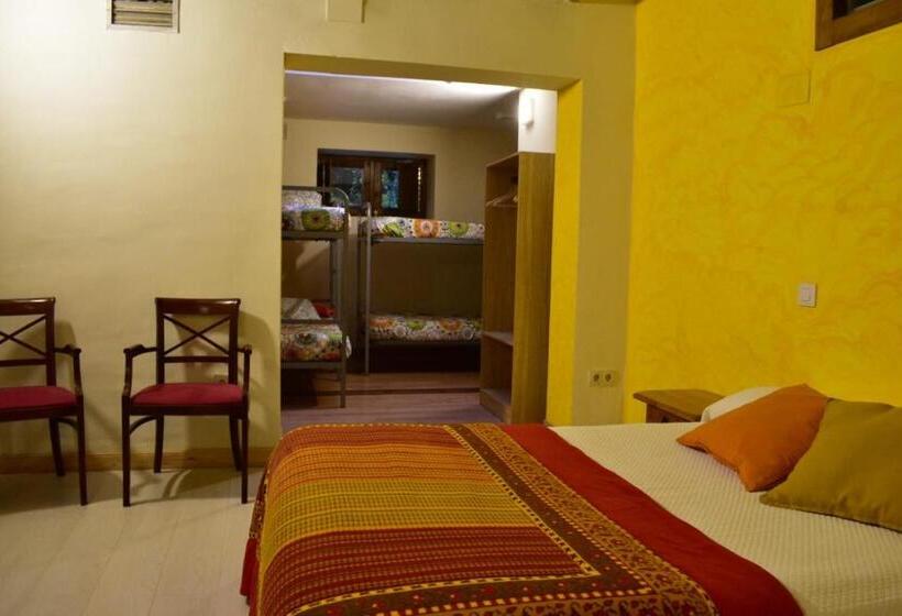غرفة عائلية, Albergue Santa Marina