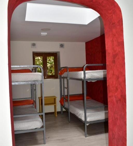 غرفة عائلية, Albergue Santa Marina