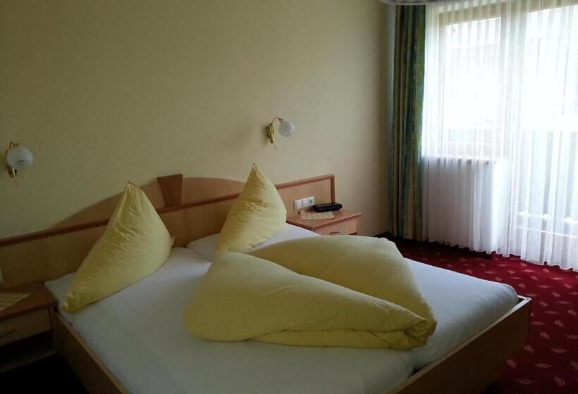 חדר סטנדרט לשלושה, Pension Rieder