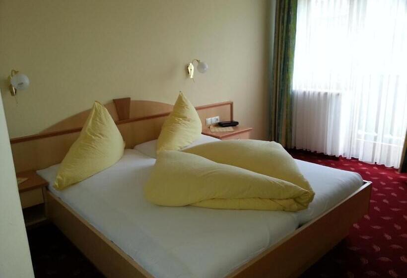 חדר סטנדרט לשלושה, Pension Rieder