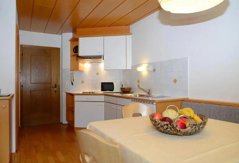 استودیوی استاندارد, Residence Granvara