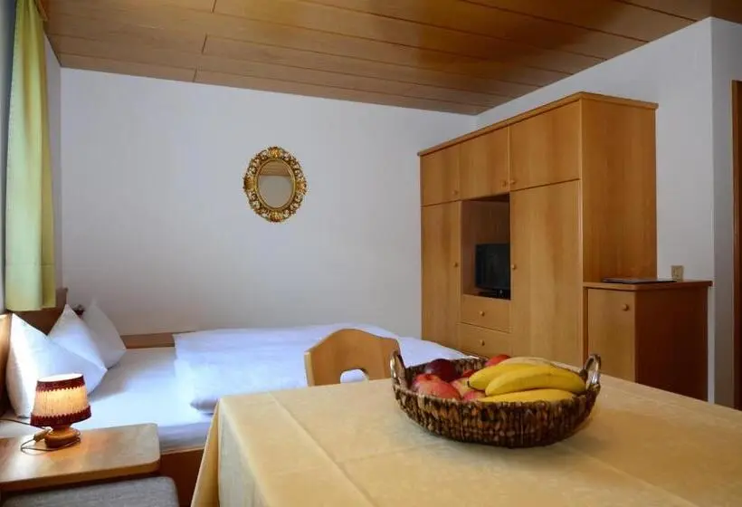 استودیوی استاندارد, Residence Granvara