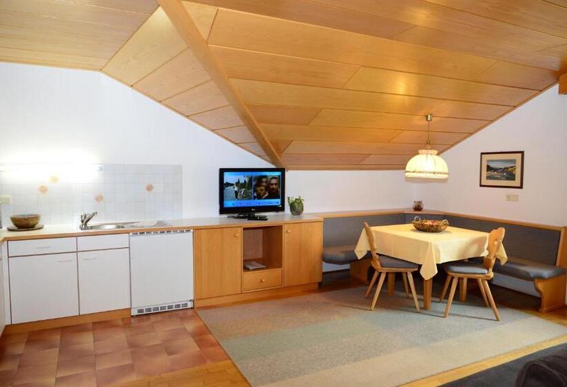דירת חדר, Residence Granvara