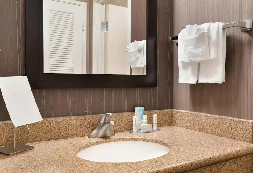 ２ダブルベッドのスタンダードルーム, Courtyard By Marriott Bloomington Normal