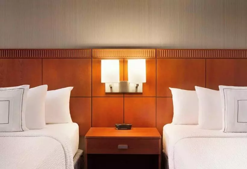 ２ダブルベッドのスタンダードルーム, Courtyard By Marriott Bloomington Normal