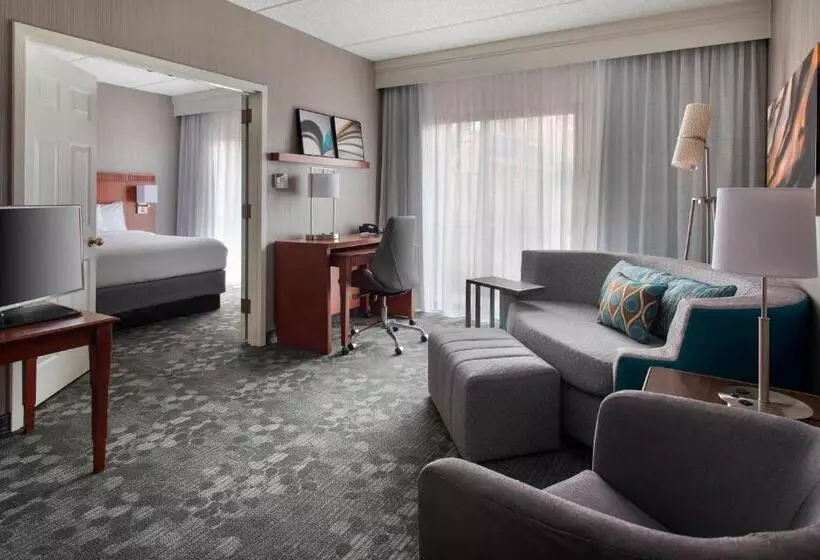 キングサイズベッドのスイートルーム, Courtyard By Marriott Fishkill