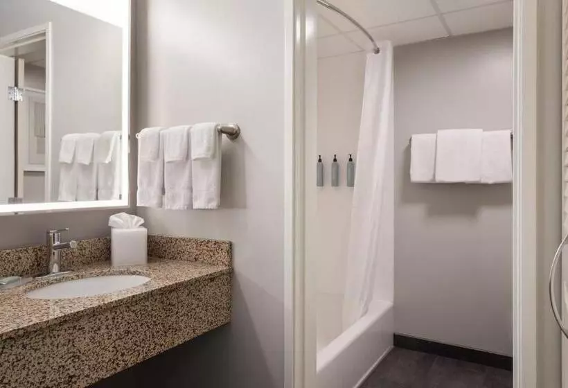 اتاق استاندارد, Courtyard La Crosse Downtown/mississippi Riverfront