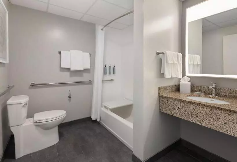 اتاق استاندارد, Courtyard La Crosse Downtown/mississippi Riverfront