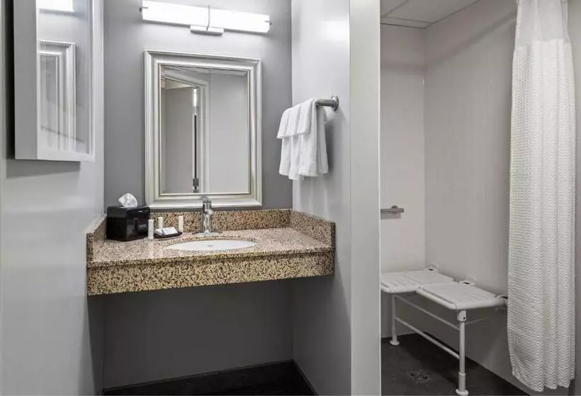 اتاق استاندارد, Courtyard La Crosse Downtown/mississippi Riverfront