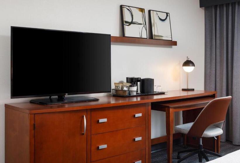 جناح سرير كينج, Courtyard La Crosse Downtown/mississippi Riverfront