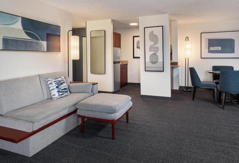 스위트 킹사이즈 침대, Courtyard La Crosse Downtown/mississippi Riverfront