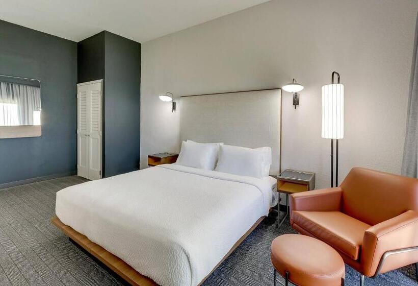 障害者適応デラックスルーム, Courtyard Lexington South/hamburg Place