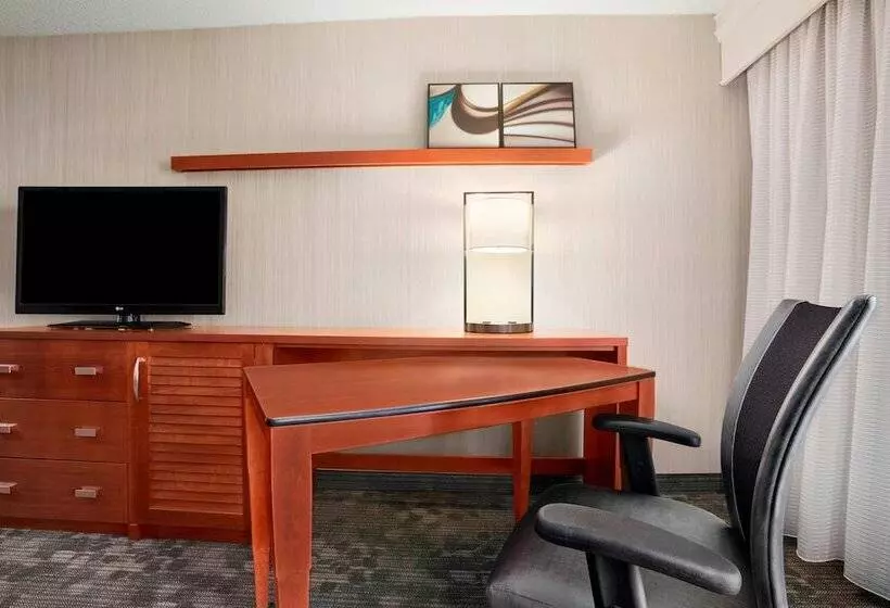 سوئیت با بالکن, Courtyard By Marriott Springfield