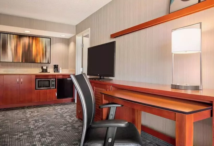 سوئیت با بالکن, Courtyard By Marriott Springfield