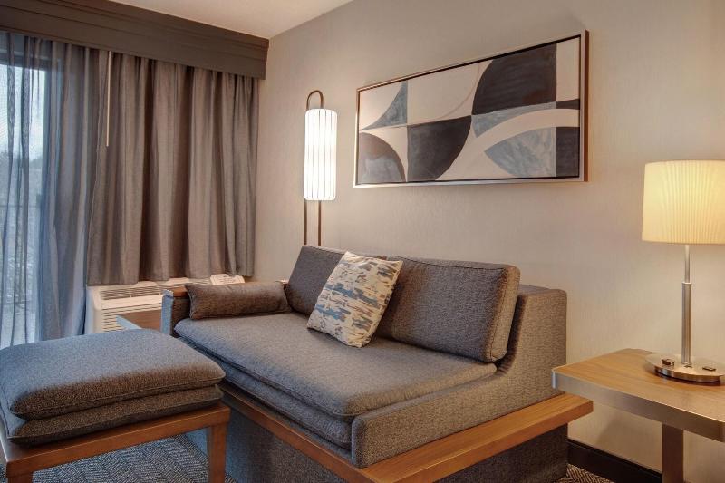 Стандартный Номер Кровать Кинг, Courtyard By Marriott State College
