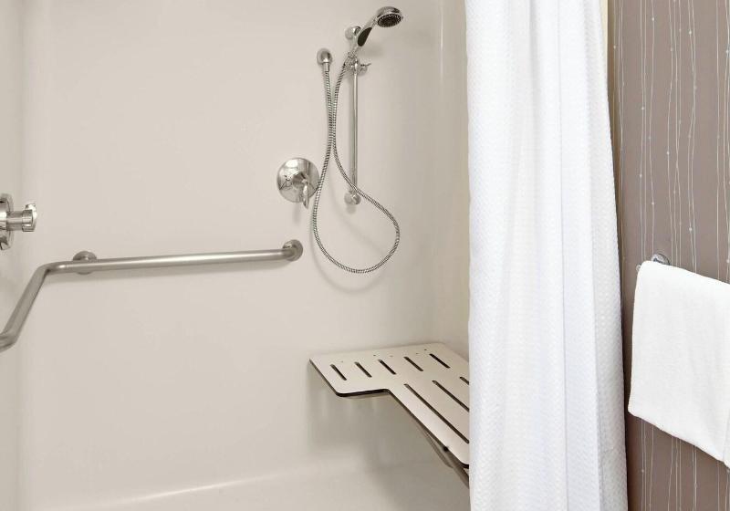 带大床的标准间, Courtyard By Marriott State College