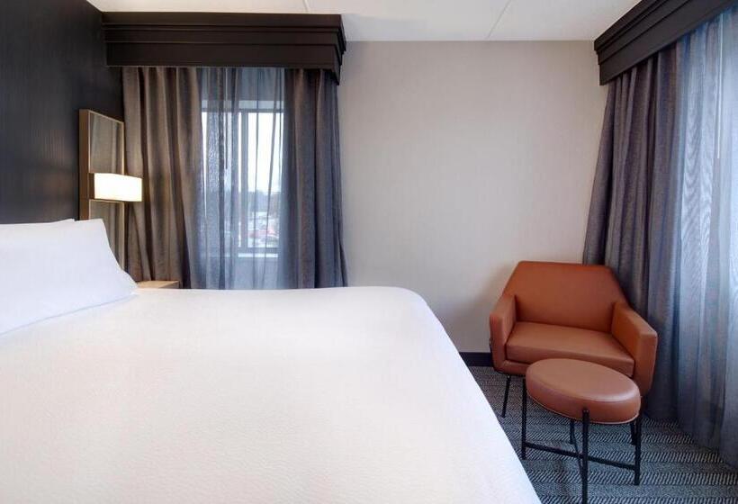 Стандартный Номер Кровать Кинг, Courtyard By Marriott State College