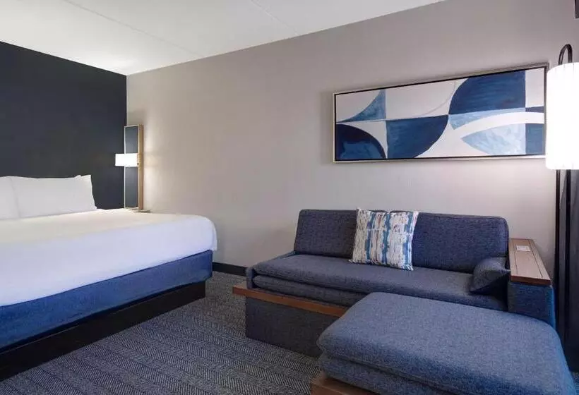 اتاق پرمیوم, Courtyard By Marriott State College