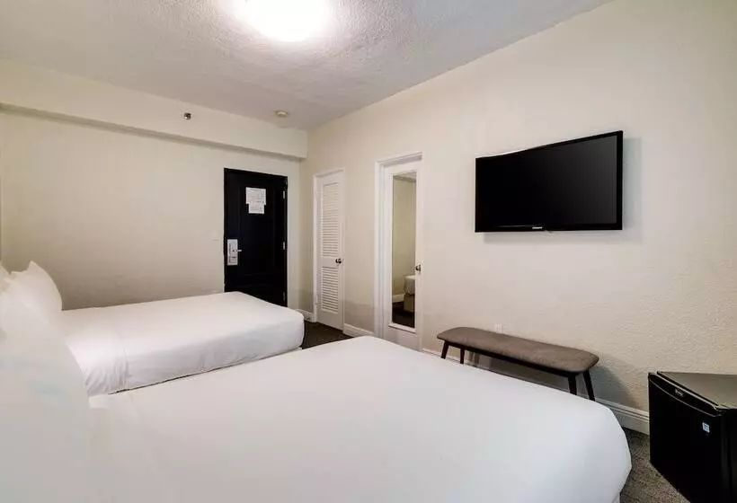 اتاق استاندارد با 2 تخت دوبل, Crest Hotel Suites