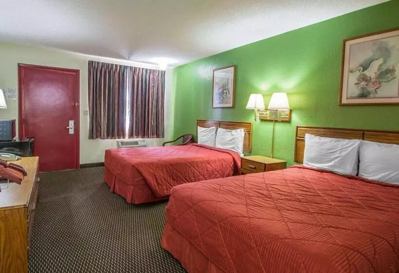 ２ダブルベッドのスタンダードルーム, Rodeway Inn Fort Pierce I95