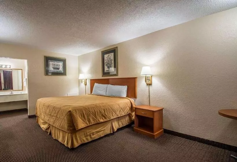 キングサイズベッドのスタンダードルーム, Rodeway Inn Fort Pierce I95