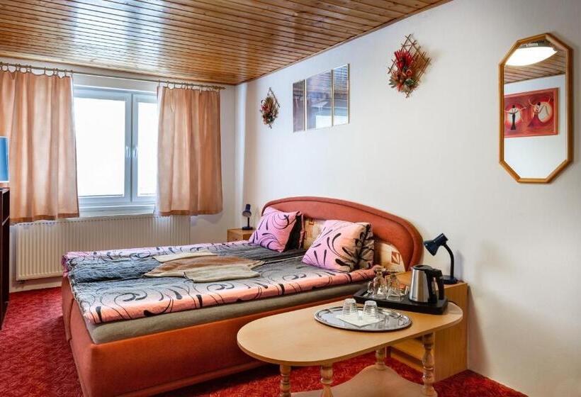 Quarto Deluxe, Penzión Rozália