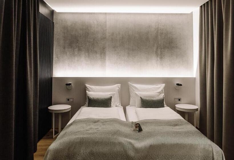 اتاق سوپریور, A Plus