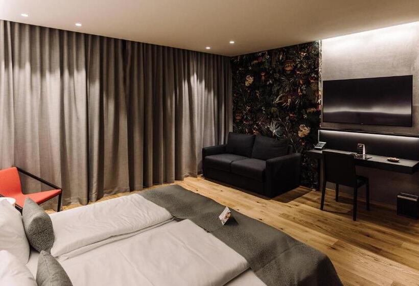 سوییت لوکس, A Plus