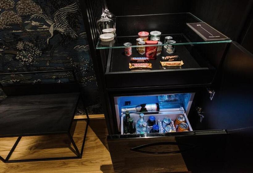 سوییت لوکس, A Plus