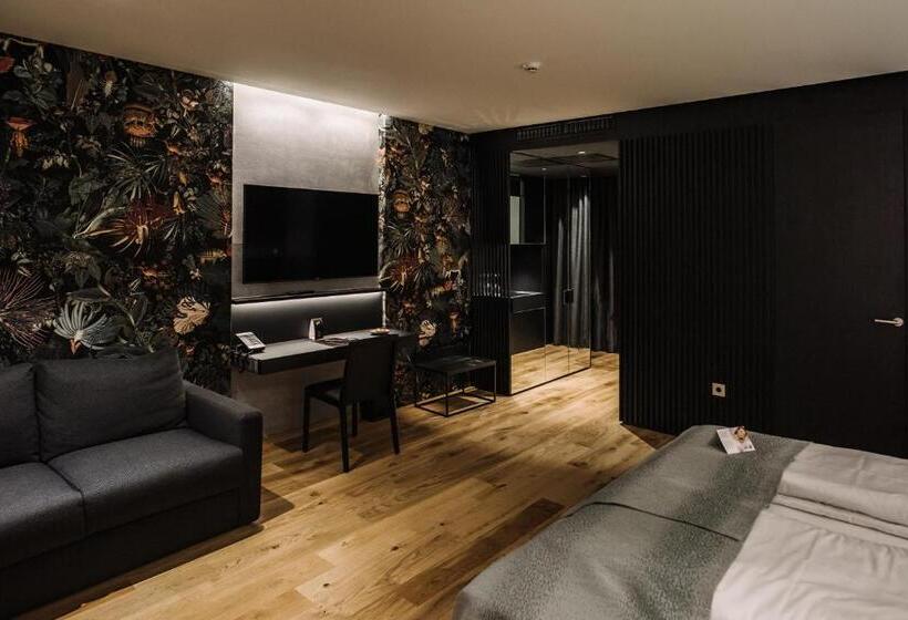 سوییت لوکس, A Plus