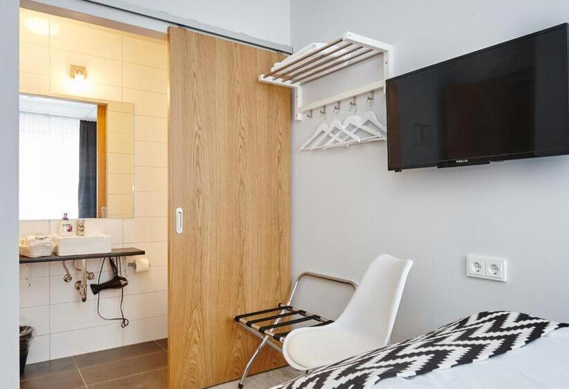 اتاق استاندارد یک نفره, Heiðmork