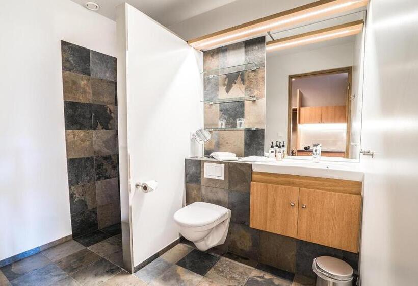 اتاق استاندارد, Husafell