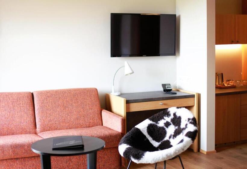 اتاق لوکس, Husafell