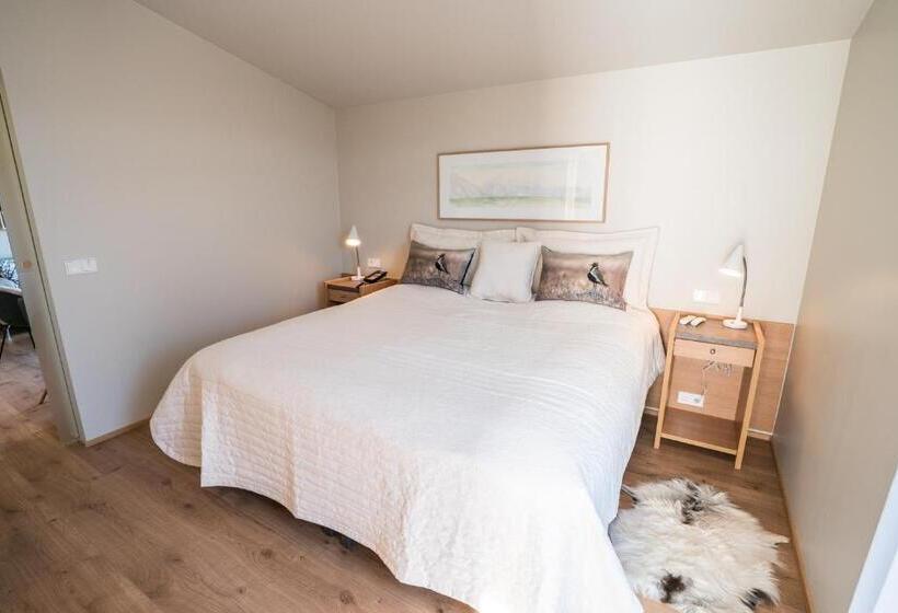 سوییت لوکس, Husafell