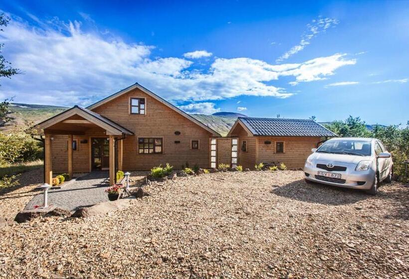 خانه 3 خوابه, Husafell