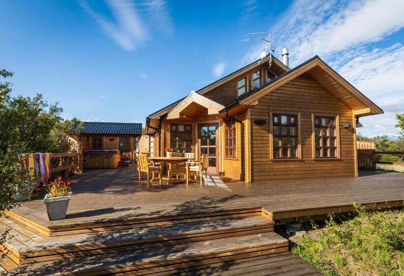 خانه 3 خوابه, Husafell