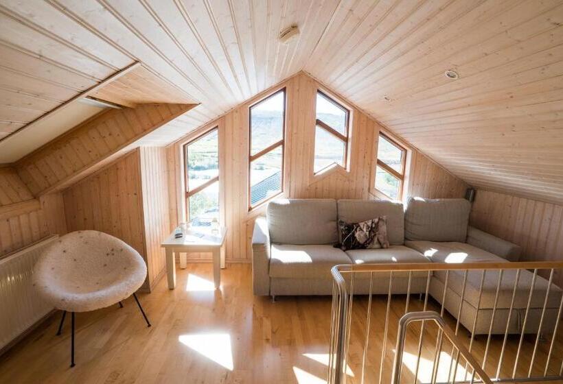 خانه 3 خوابه, Husafell