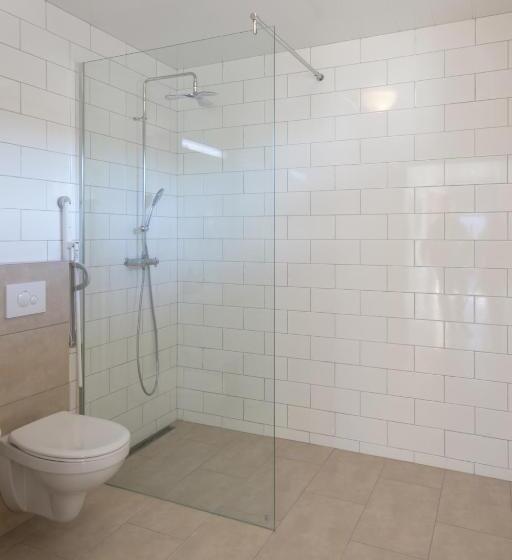 خانه 3 خوابه, Husafell