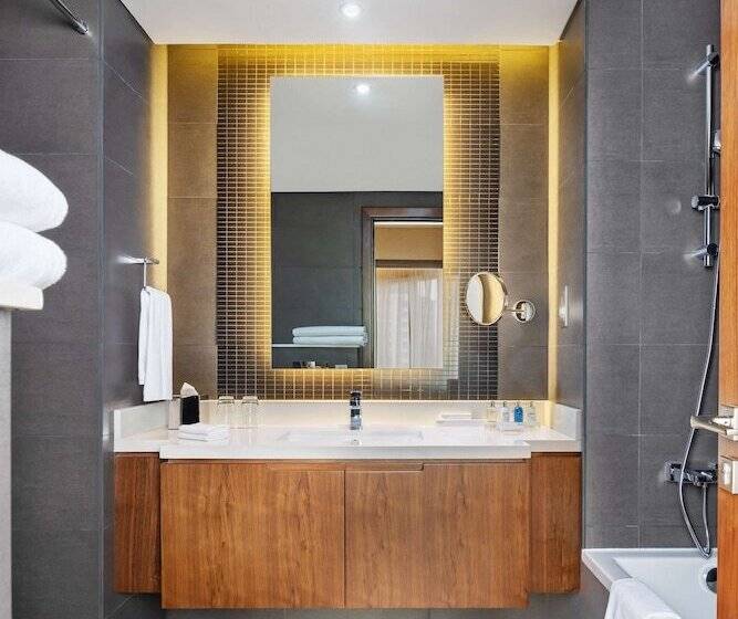 Номер Стандарт, Radisson Blu Hotel, Dubai Canal View